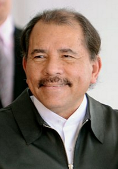 Dictadores con bigote -Daniel Ortega
